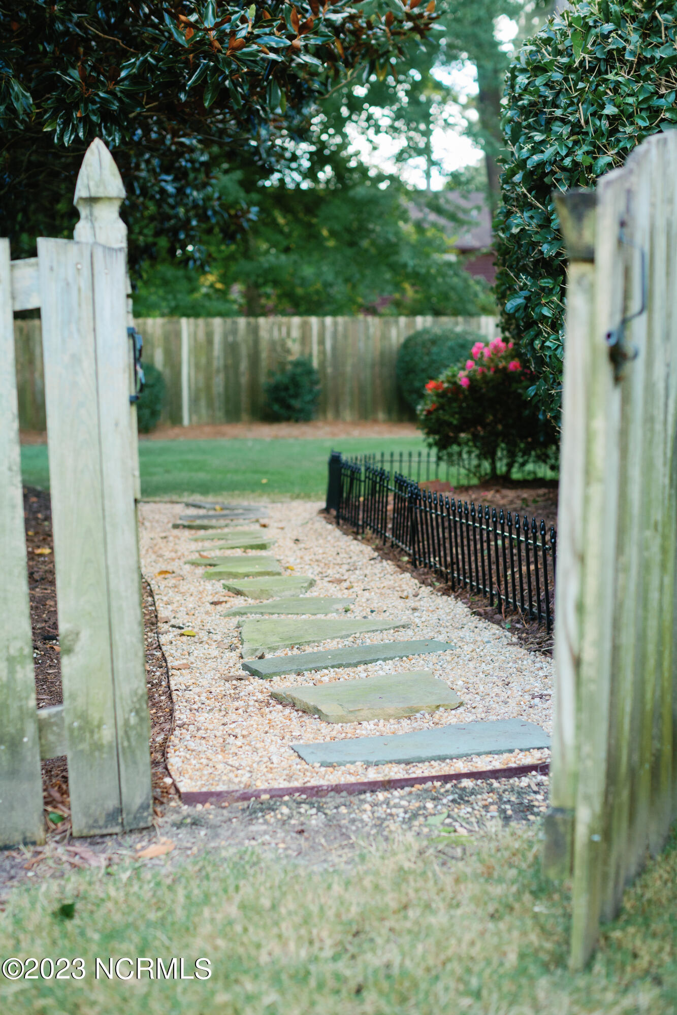 1612 Pelham Road Winterville, NC 28590 - Photo 21 of 46 Side walkway