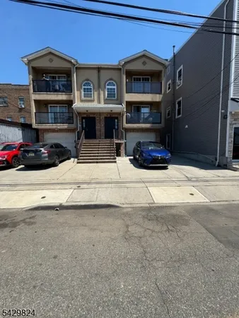 $2,700 | 83 Broadway, Elizabeth Port, NJ 07206