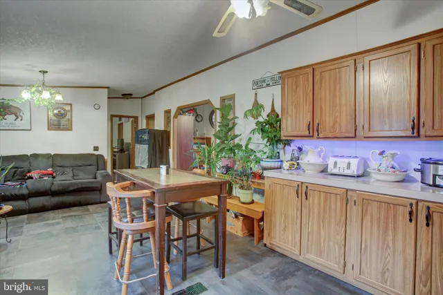 $124,900 | 156 Linda Drive, New Oxford, PA 17350