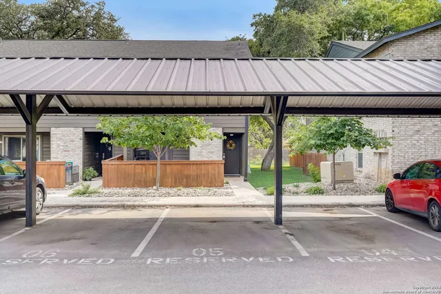 a view of outdoor space yard and patio