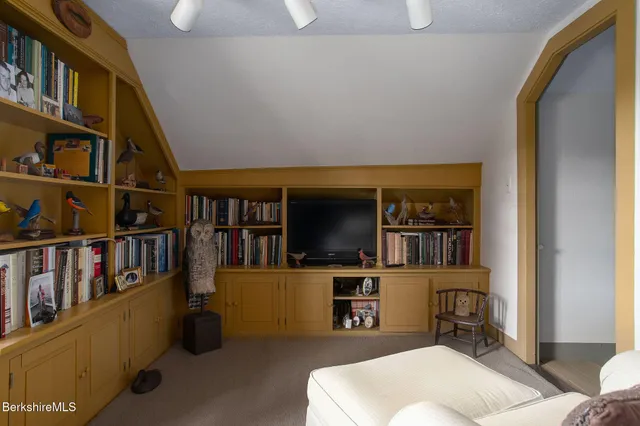 $1,300,000 | 18 Goodrich Street, Stockbridge, MA 01262