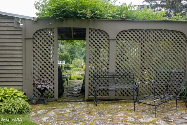 $1,300,000 | 18 Goodrich Street, Stockbridge, MA 01262