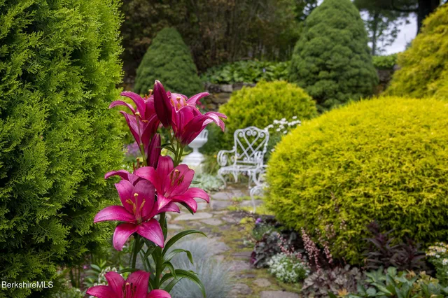 $1,300,000 | 18 Goodrich Street, Stockbridge, MA 01262