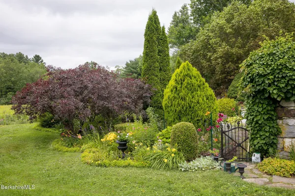 $1,300,000 | 18 Goodrich Street, Stockbridge, MA 01262