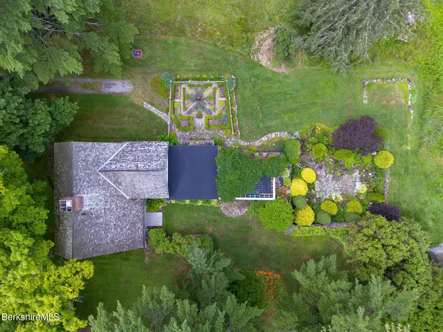 $1,300,000 | 18 Goodrich Street, Stockbridge, MA 01262