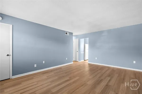 $1,375 | 2511 Oak Forest Drive, Unit B, Savannah, GA 31404