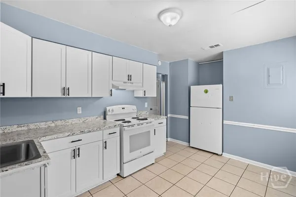 $1,375 | 2511 Oak Forest Drive, Unit B, Savannah, GA 31404