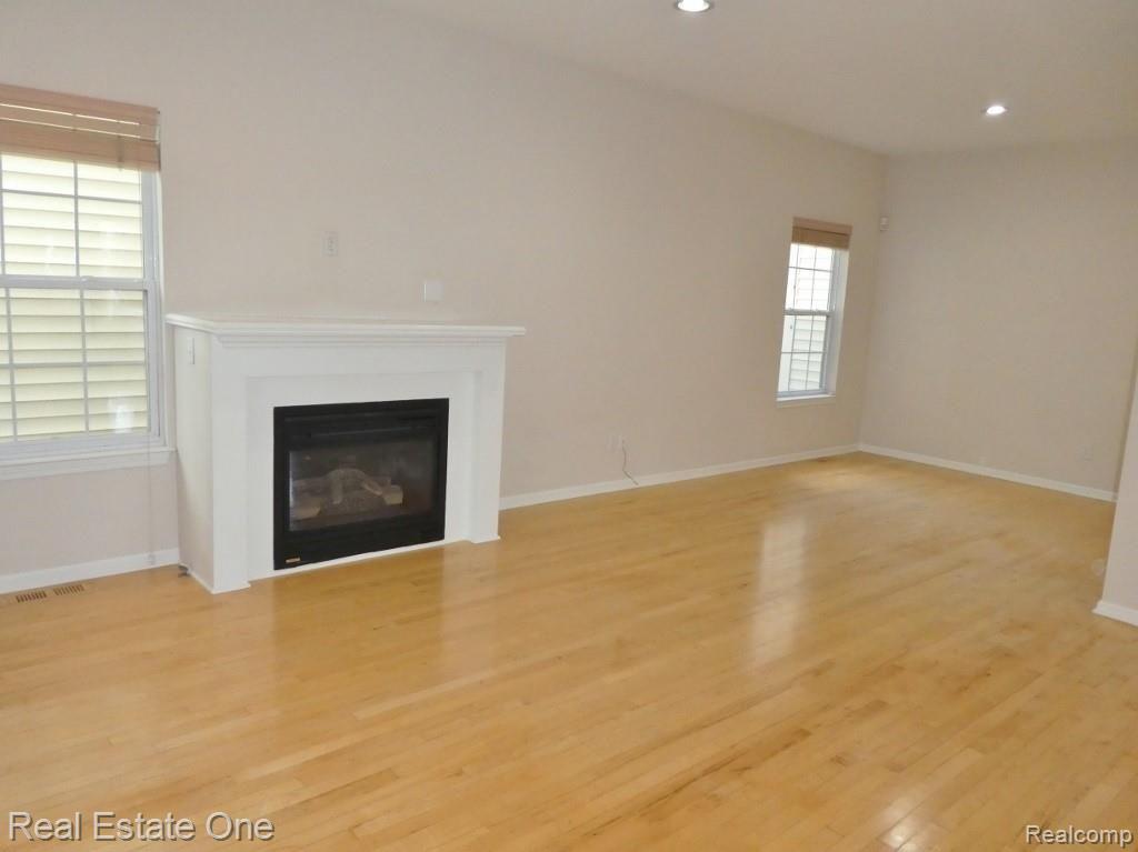 2660 Crooks Road Royal Oak, MI 48073 - Photo 13 of 33
