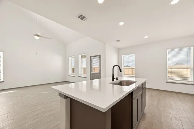 $372,730 | 13310 Prado Rdg Lane, Iowa Colony, TX 77583