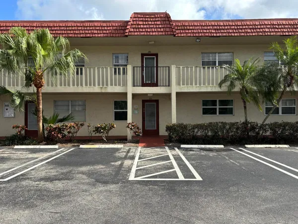 $140,000 | 33 Abbey Lane, Unit 106, Delray Beach, FL 33446