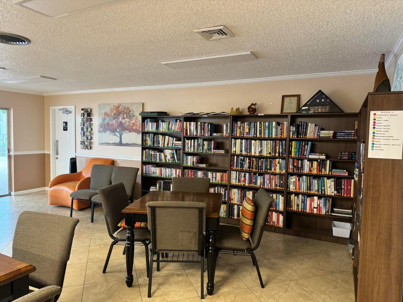 33 Abbey Lane, Unit 106 Delray Beach, FL 33446 - Photo 32 of 35 Abbey library