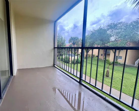 $2,358 | 17350 Northwest 68th Avenue, Unit 300419, Hialeah, FL 33015