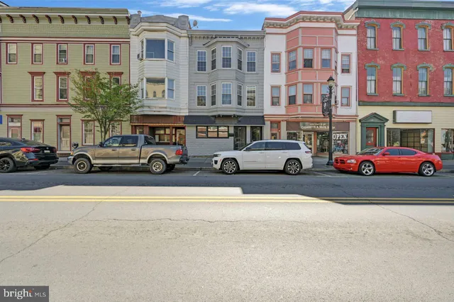 $1,700 | 128 East Broad Street, Tamaqua, PA 18252