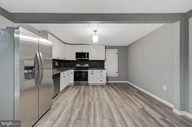 $1,700 | 128 East Broad Street, Tamaqua, PA 18252