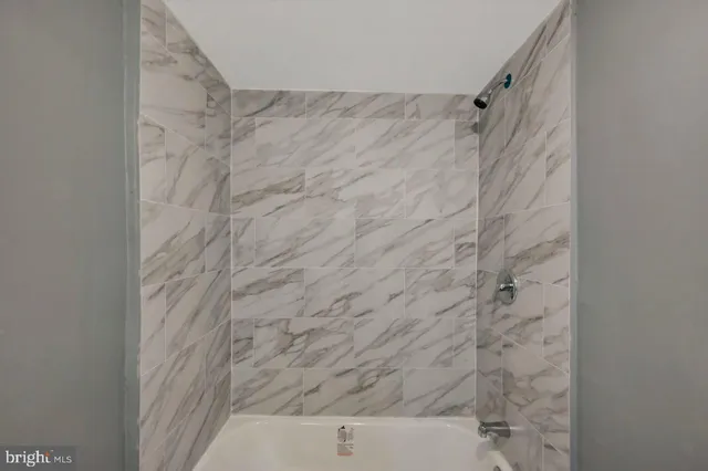 $1,700 | 128 East Broad Street, Tamaqua, PA 18252