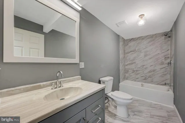 $1,700 | 128 East Broad Street, Tamaqua, PA 18252