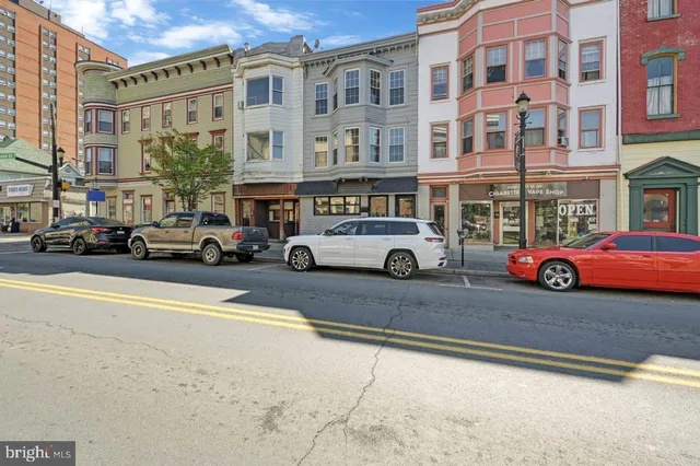 $1,700 | 128 East Broad Street, Tamaqua, PA 18252