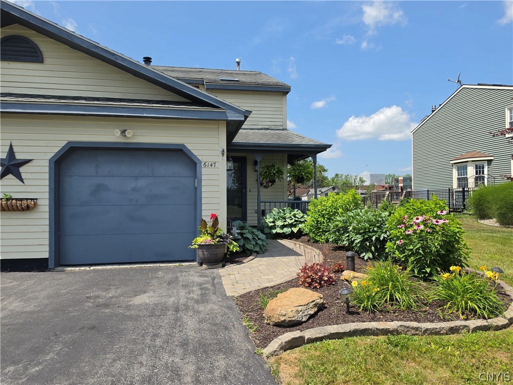 6147 Diffin Road Cicero, NY 13039 - Photo 3 of 45