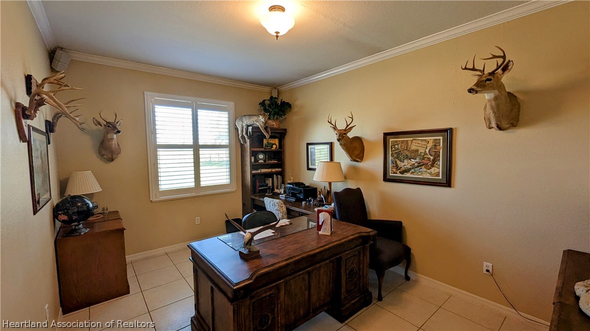 2120 Jack Smith Road Zolfo Springs, FL 33890 - Photo 17 of 36 a living room with furniture and a window