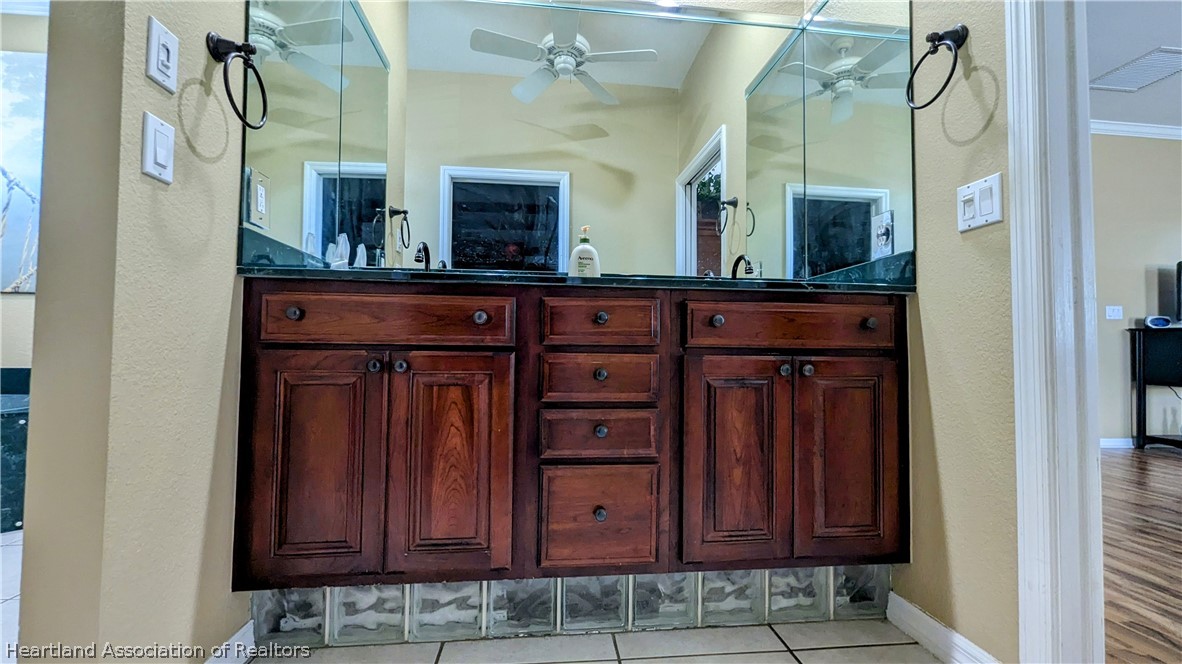 2120 Jack Smith Road Zolfo Springs, FL 33890 - Photo 8 of 36 a view of a hallway with entryway