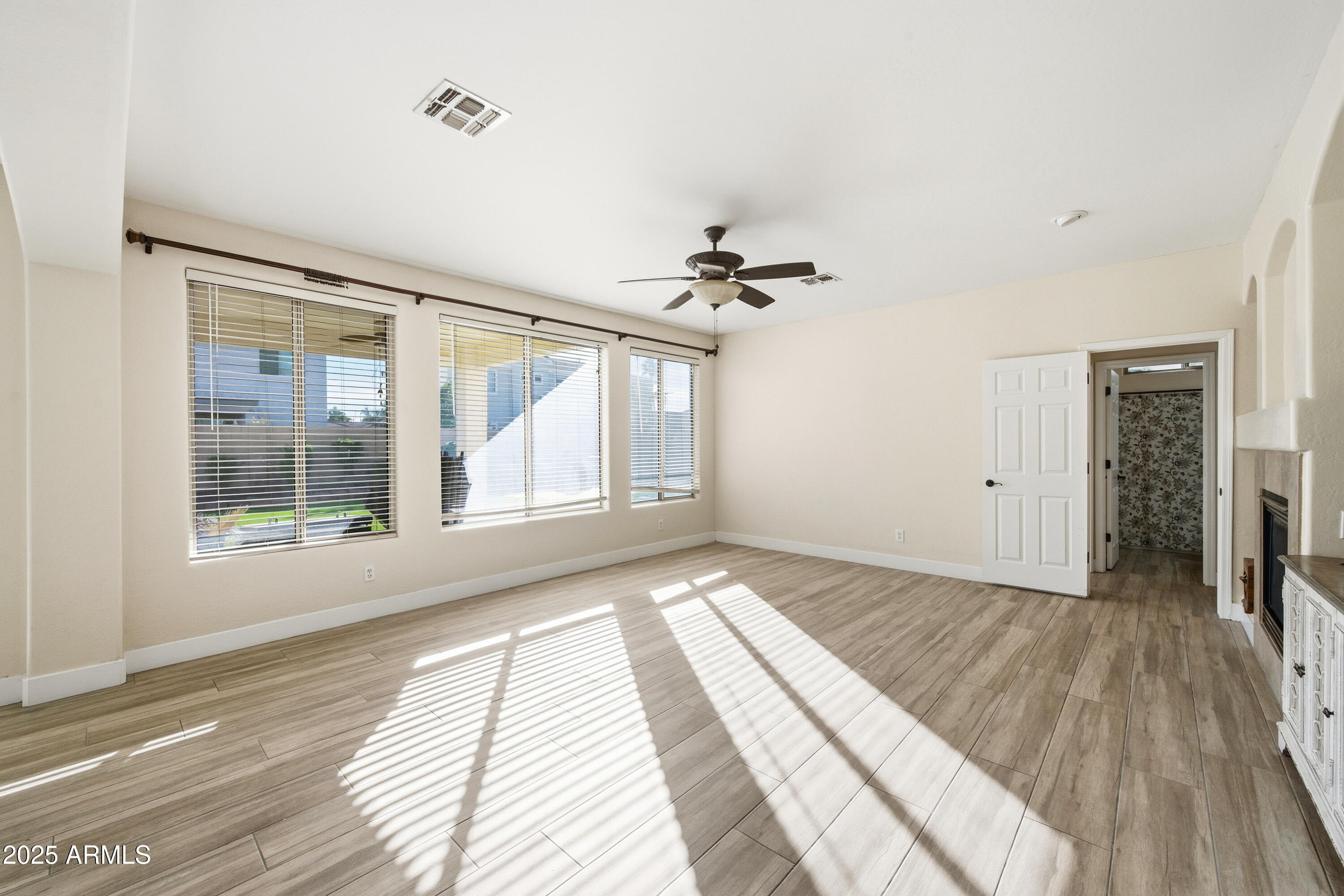 331 East Phelps Street Gilbert, AZ 85295 - Photo 9 of 47 9_dsc_6809