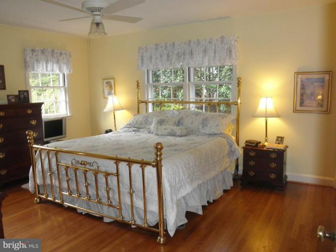 4620 32nd Road North Arlington, VA 22207 - Photo 14 of 28 Master Bedroom