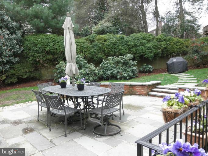 4620 32nd Road North Arlington, VA 22207 - Photo 9 of 28 Patio