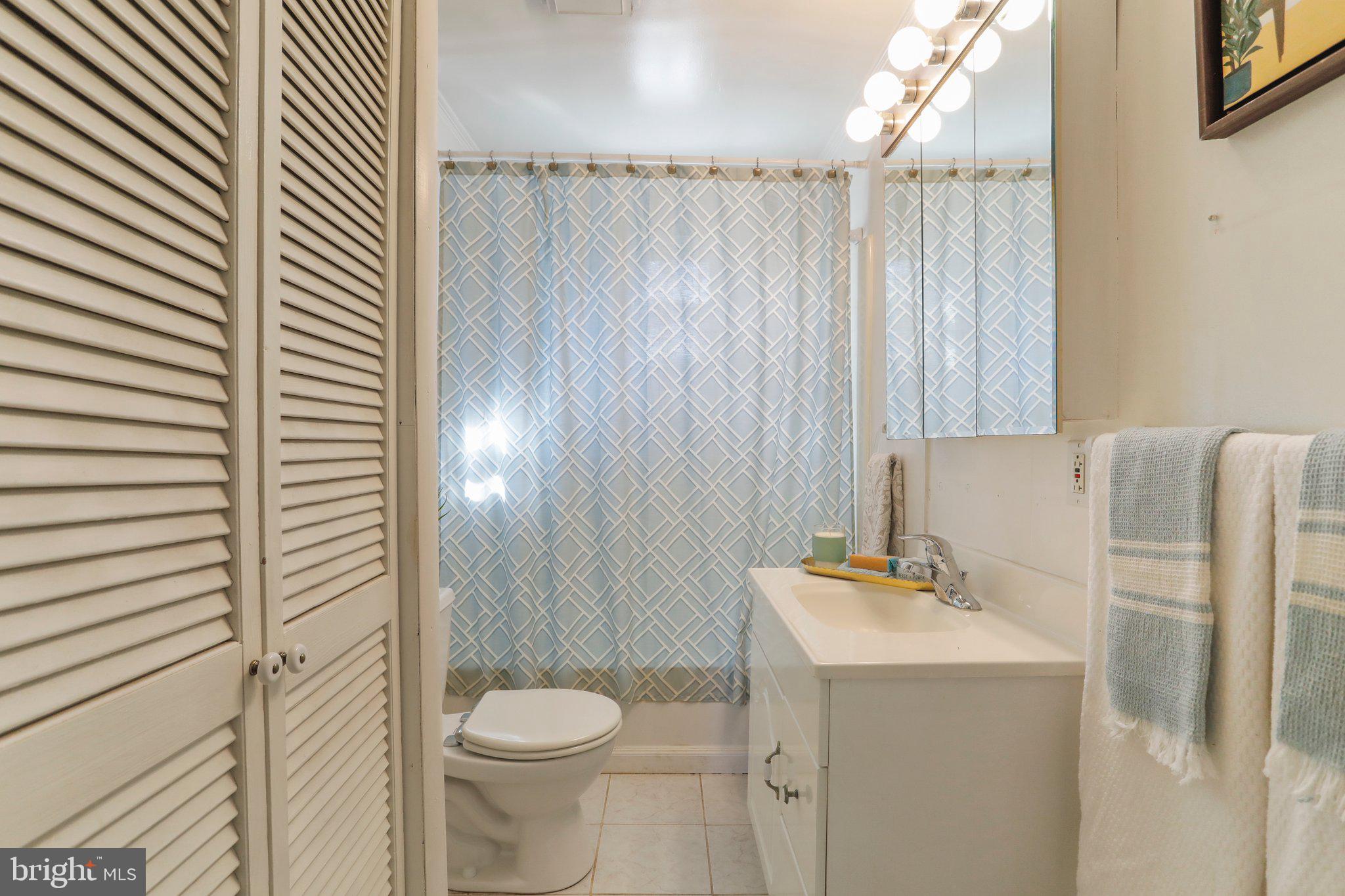 112 Riverview Drive Falling Waters, WV 25419 - Photo 21 of 47 Second bathroom.