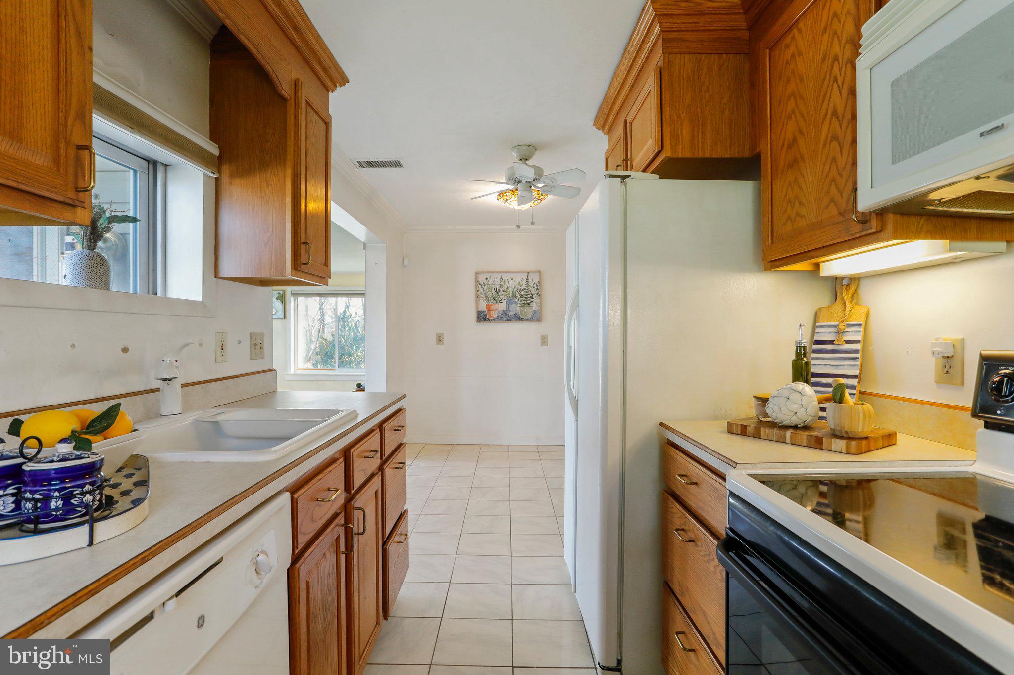 112 Riverview Drive Falling Waters, WV 25419 - Photo 8 of 47 Kitchen