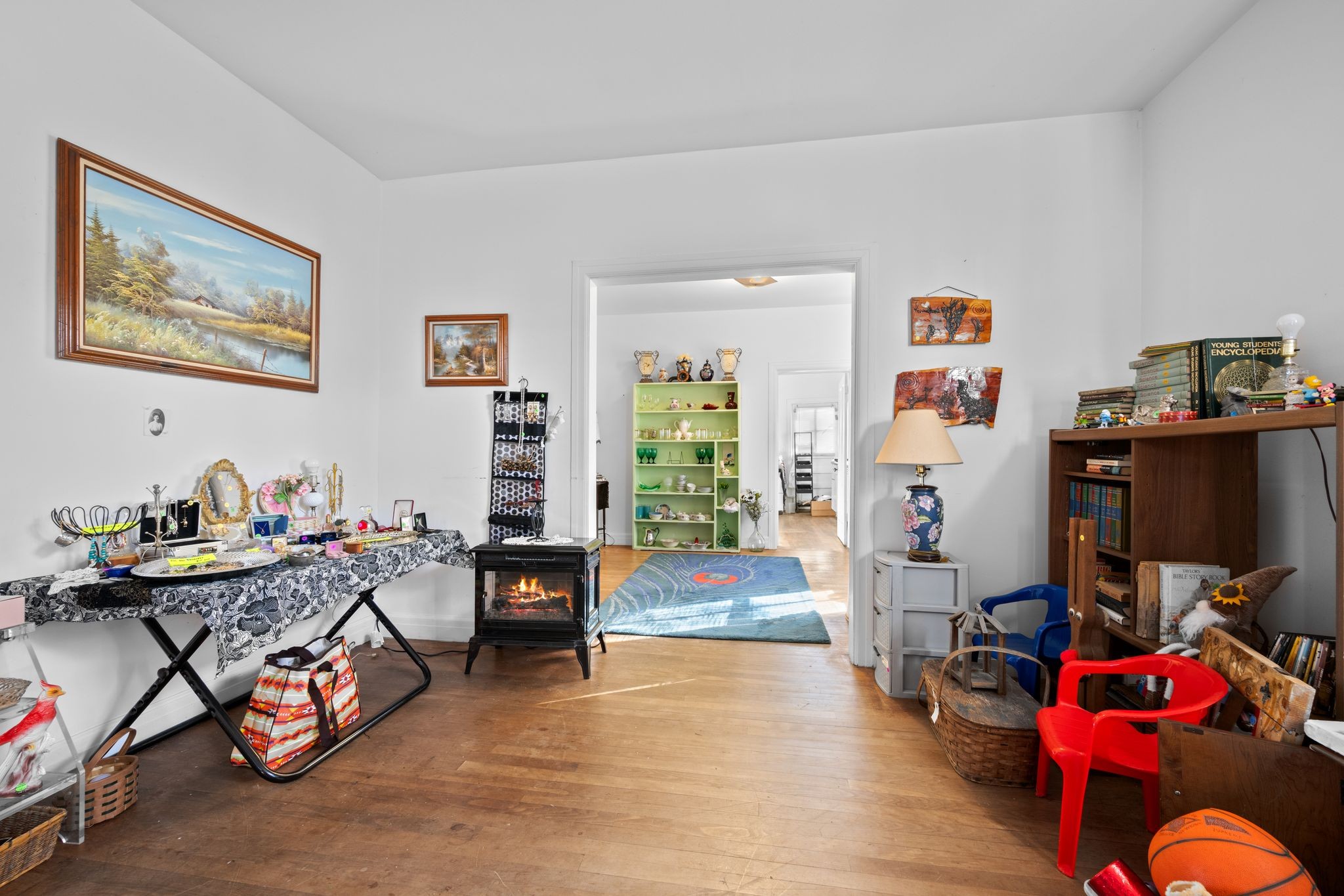 104 Bank Avenue Centerville, TN 37033 - Photo 14 of 18 a living room with furniture and a couch
