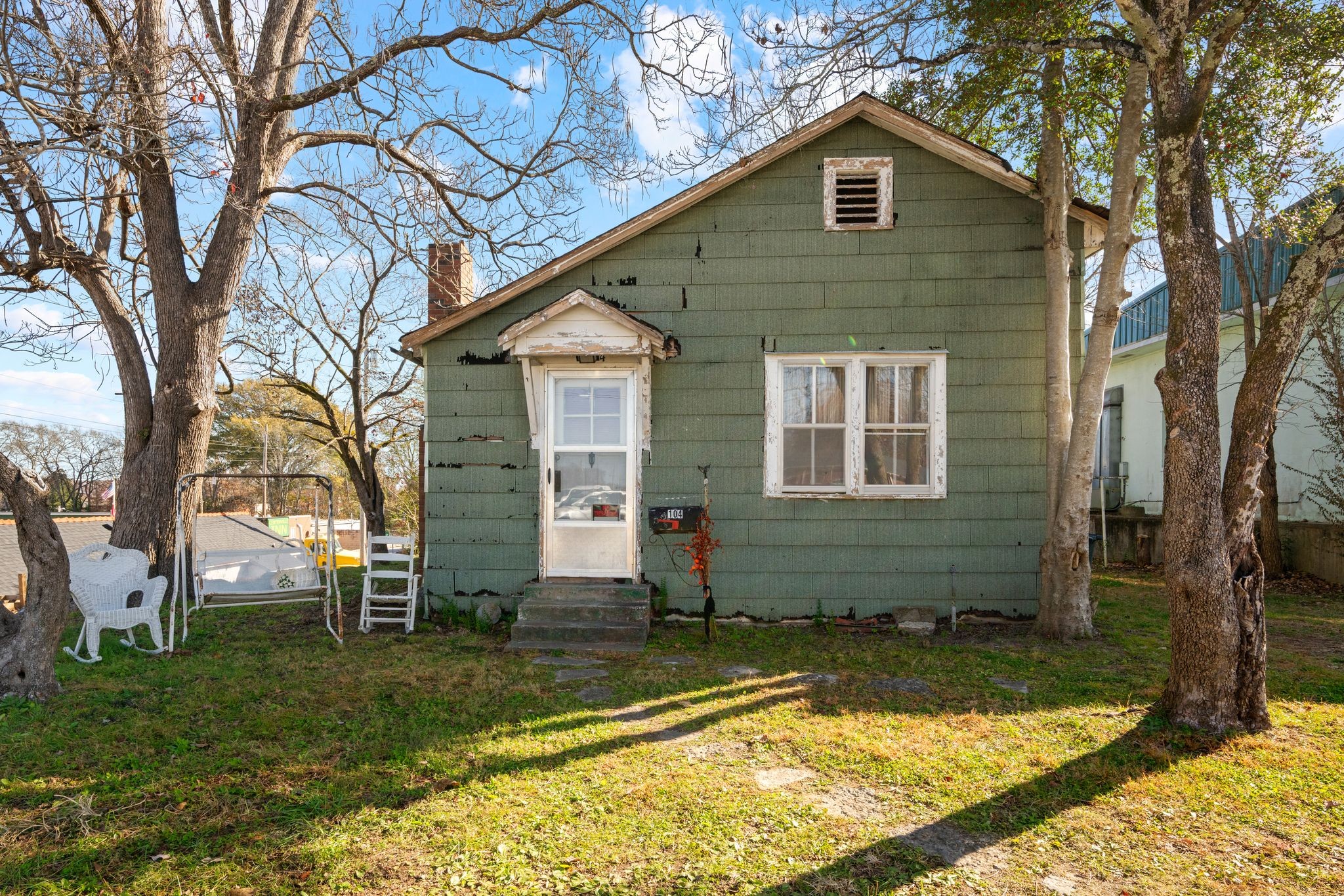 104 Bank Avenue Centerville, TN 37033 - Photo 2 of 18 a front view of house with yard