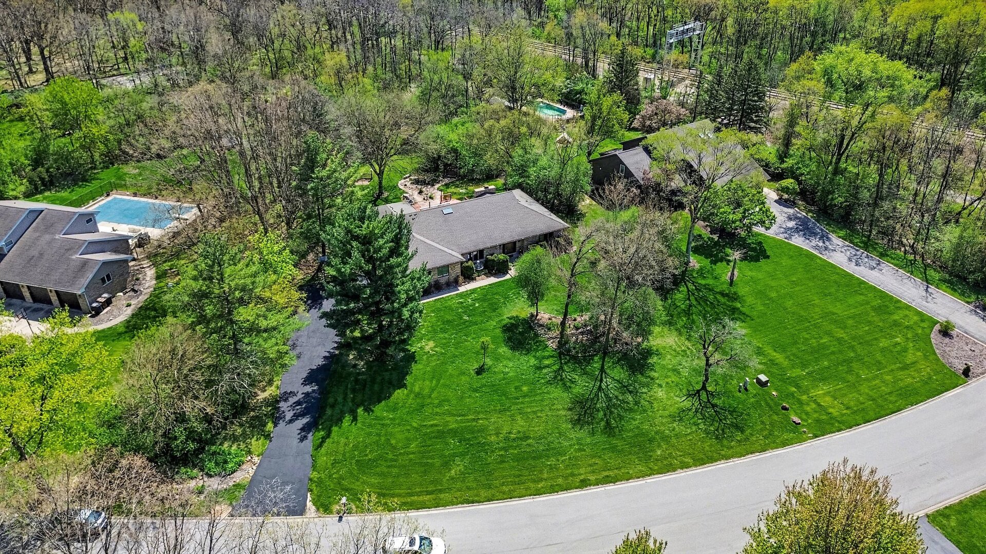 2304 Riivendell Drive New Lenox, IL 60451 - Photo 2 of 28