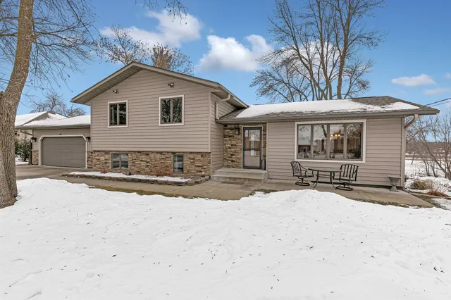 $480,000 | 33744 Highland Terrace, Avon, MN 56310