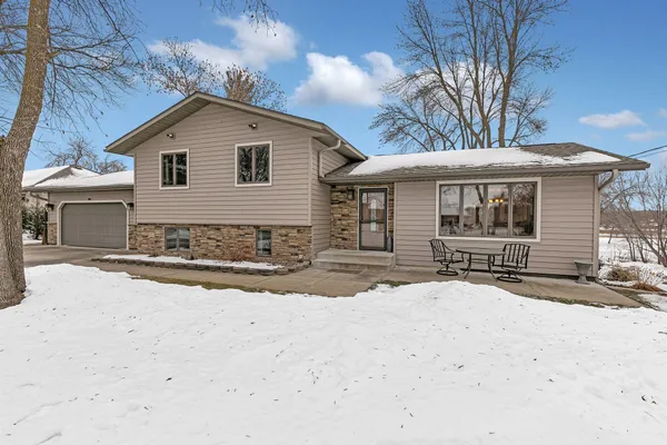 $475,000 | 33744 Highland Terrace, Avon, MN 56310