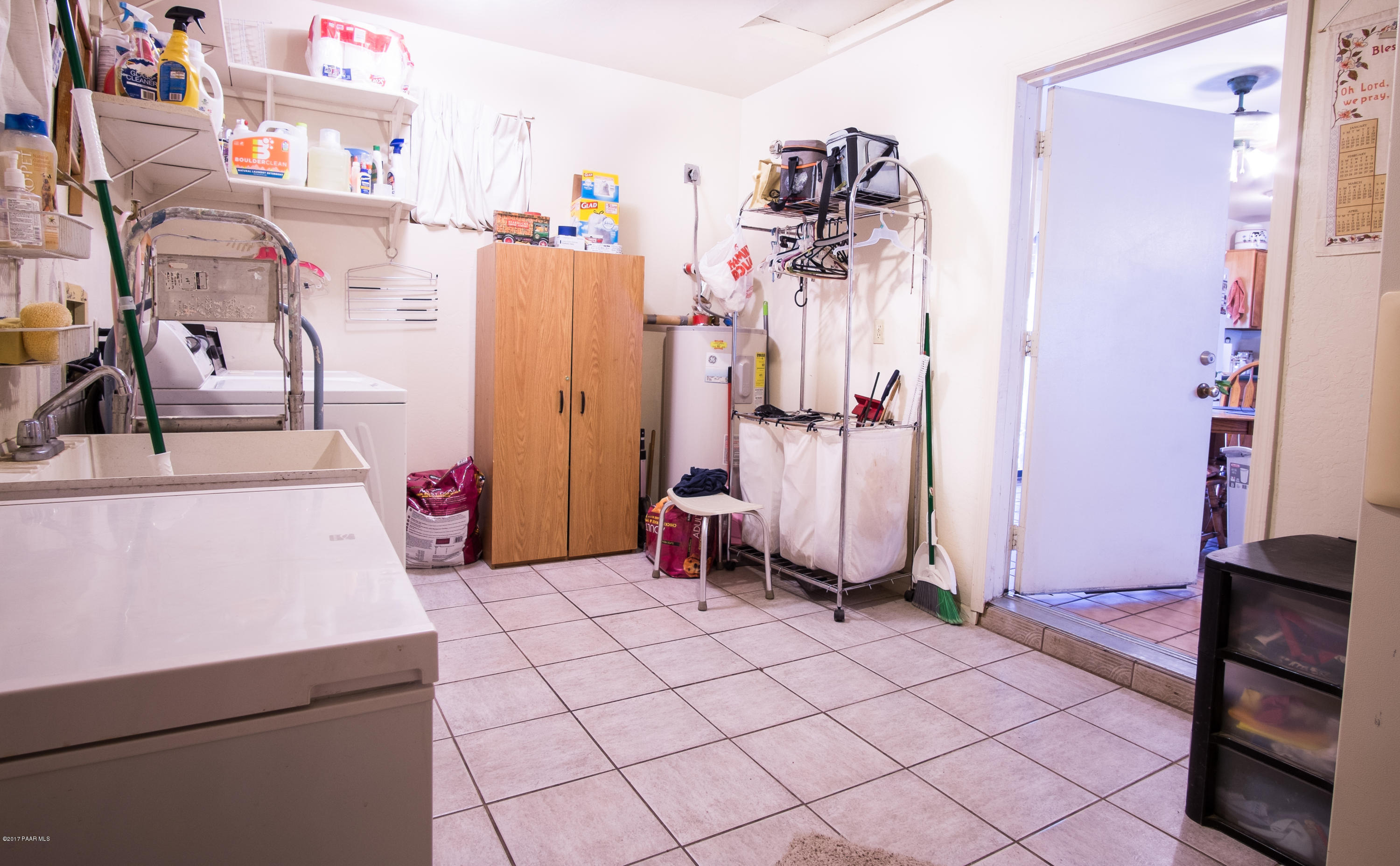22530 North Malapai Ridge Road Paulden, AZ 86334 - Photo 19 of 37 laundry room