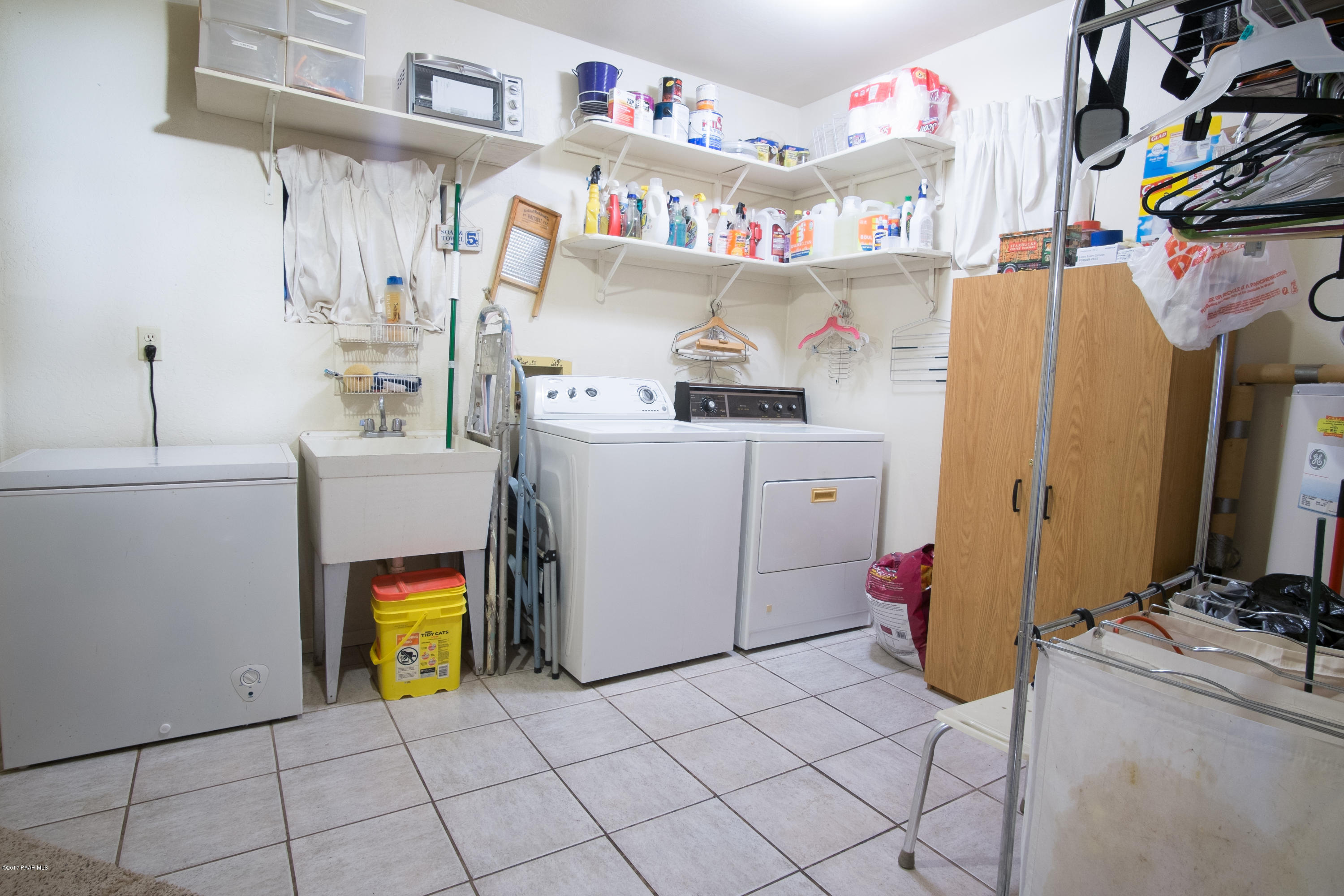 22530 North Malapai Ridge Road Paulden, AZ 86334 - Photo 20 of 37 laundry