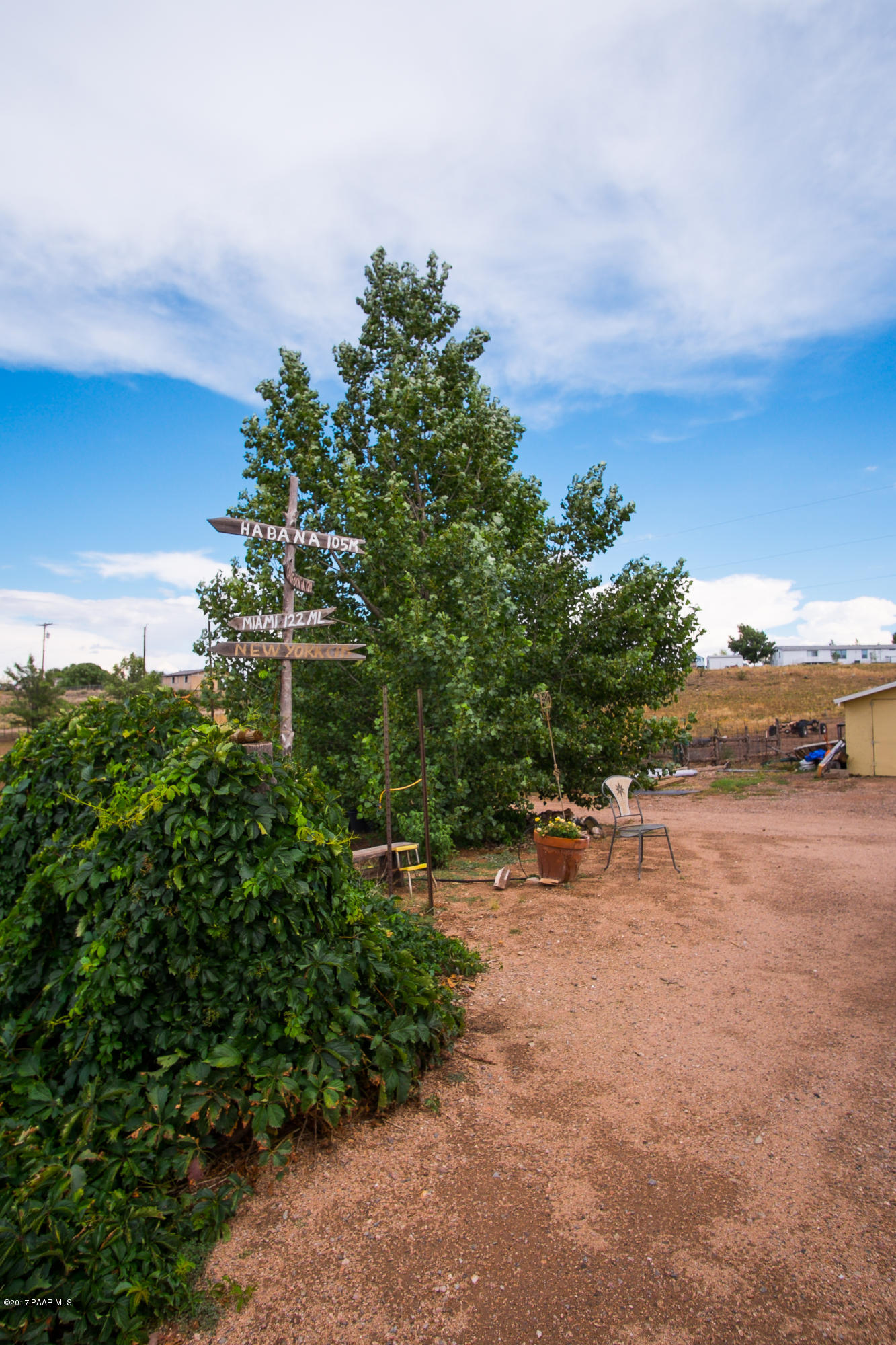 22530 North Malapai Ridge Road Paulden, AZ 86334 - Photo 33 of 37 Parking area