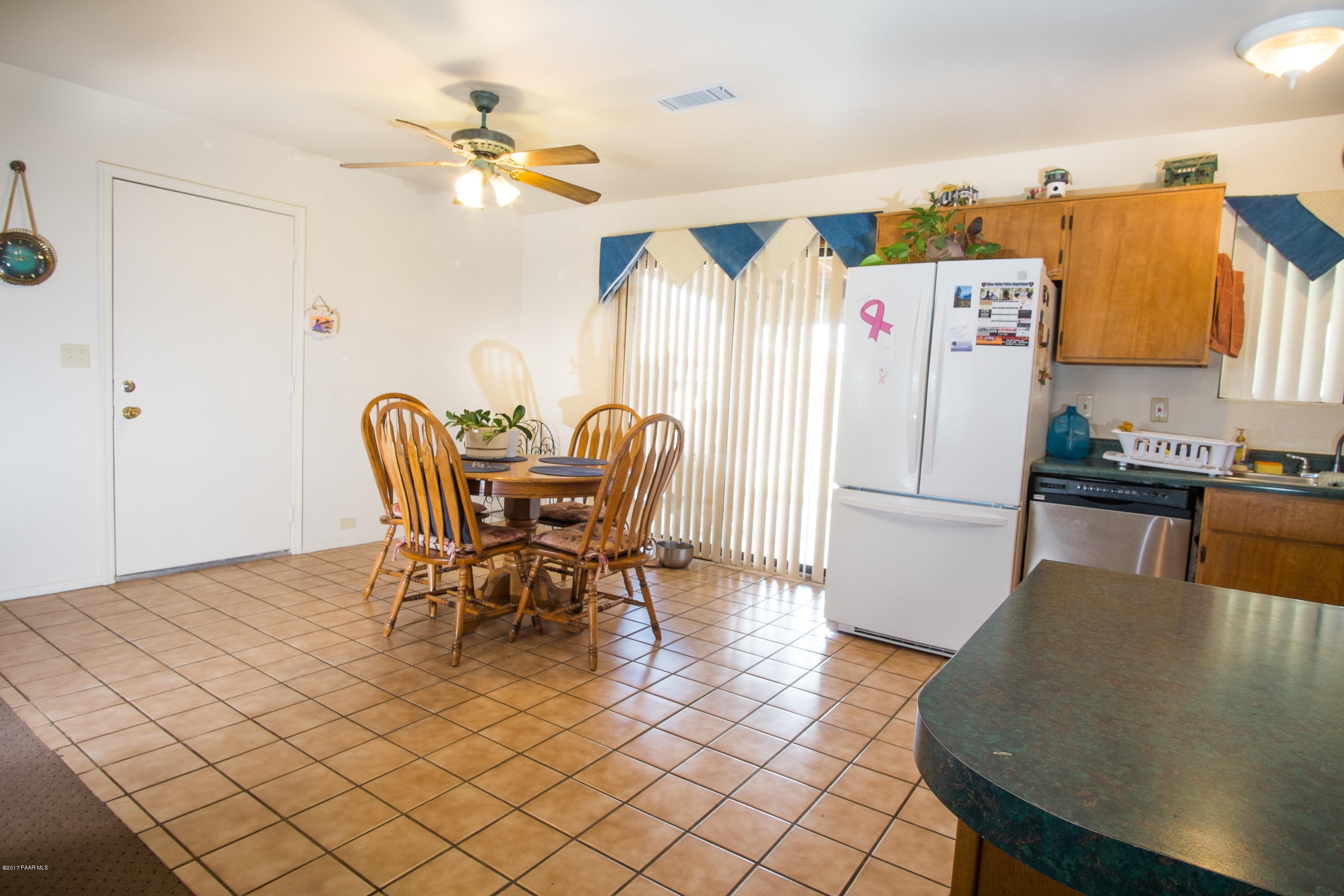 22530 North Malapai Ridge Road Paulden, AZ 86334 - Photo 7 of 37 Kitchen / Dining Room