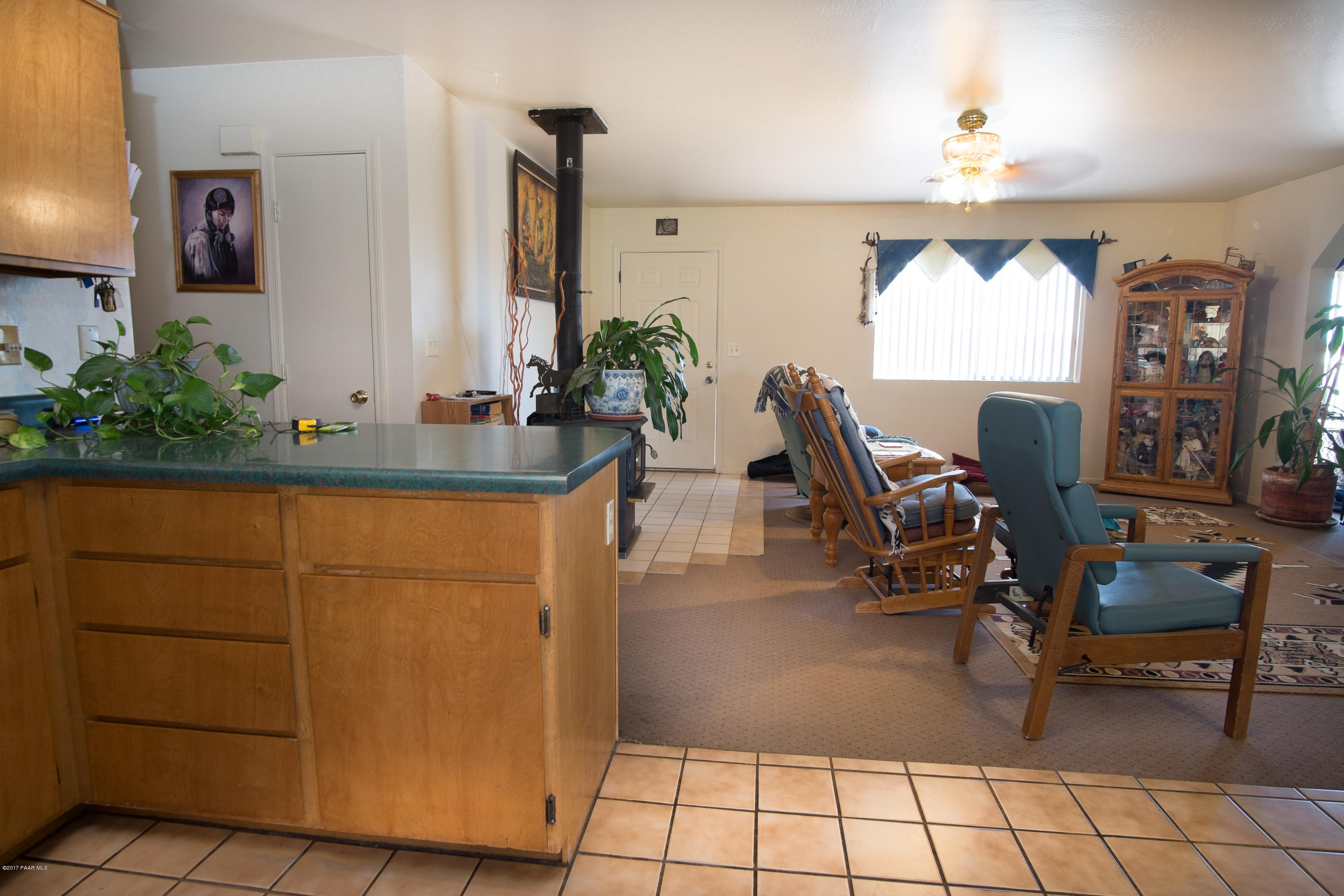 22530 North Malapai Ridge Road Paulden, AZ 86334 - Photo 8 of 37 Living Room and entry