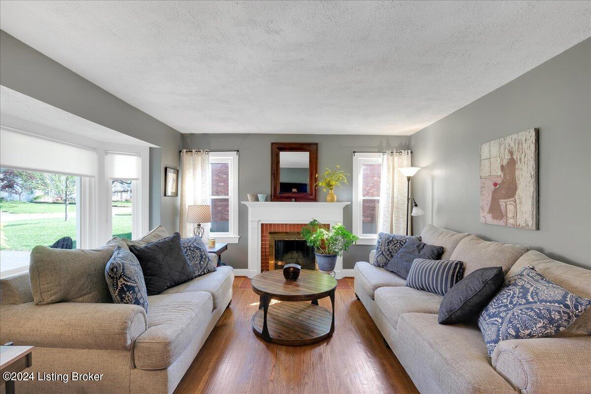 4010 Alton Road Louisville, KY 40207 - Photo 7 of 41 08-4010 Alton Rd-108