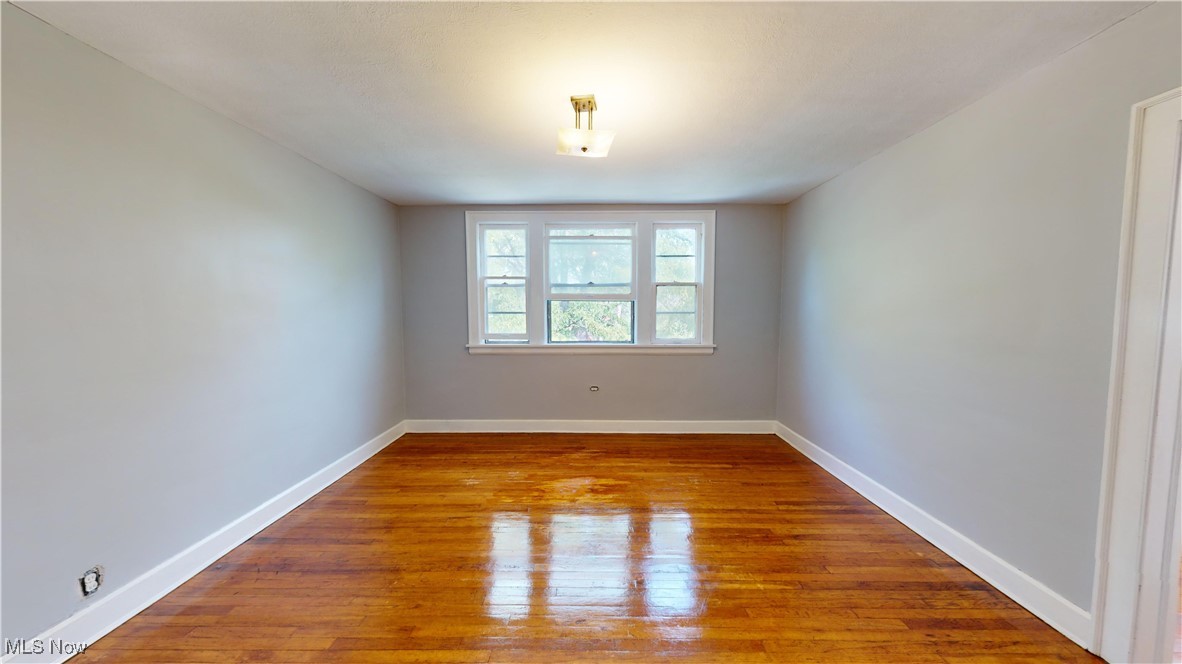 3558 Chelton Road Cleveland, OH 44120 - Photo 16 of 34