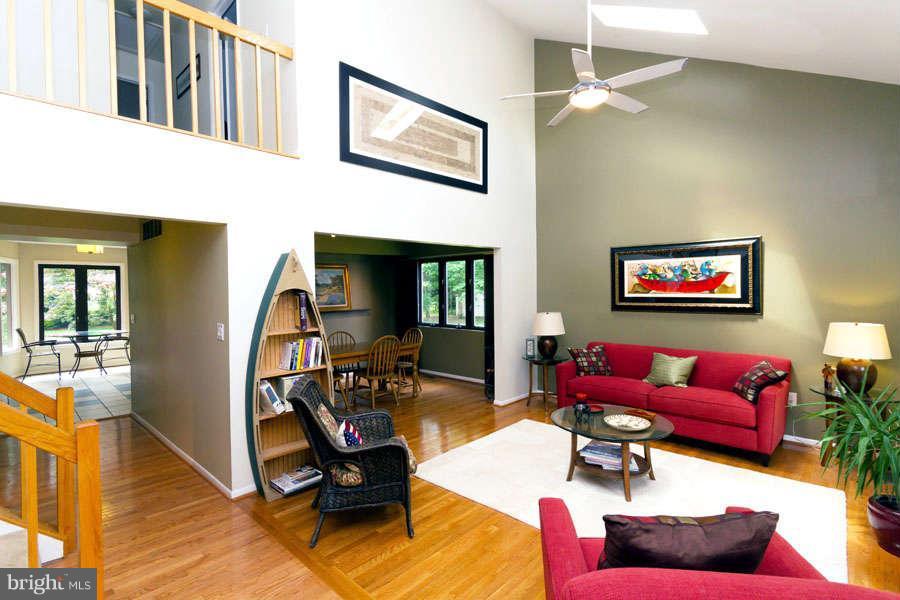 2970 Valley View Road Annapolis, MD 21401 - Photo 4 of 30 Stunning Skylit Architectural Design