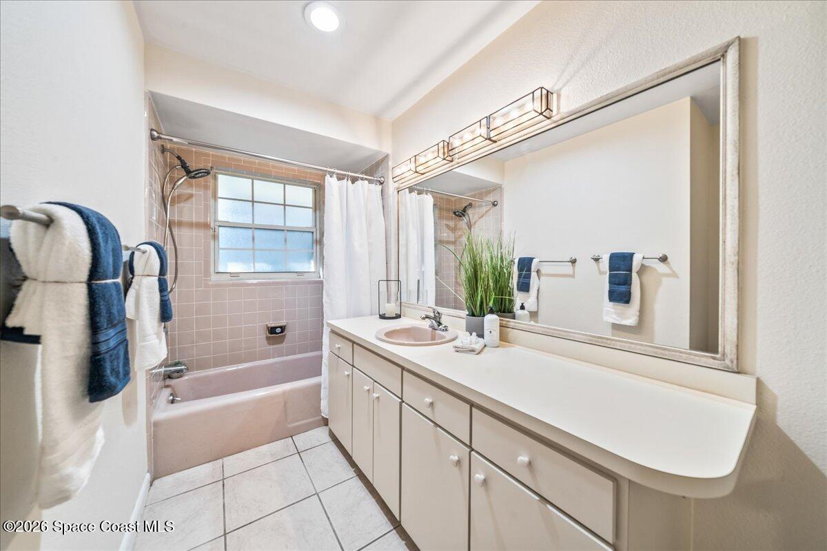 210 12th Terrace Indialantic, FL 32903 - Photo 19 of 56 Bathroom 2 Tub/Shower