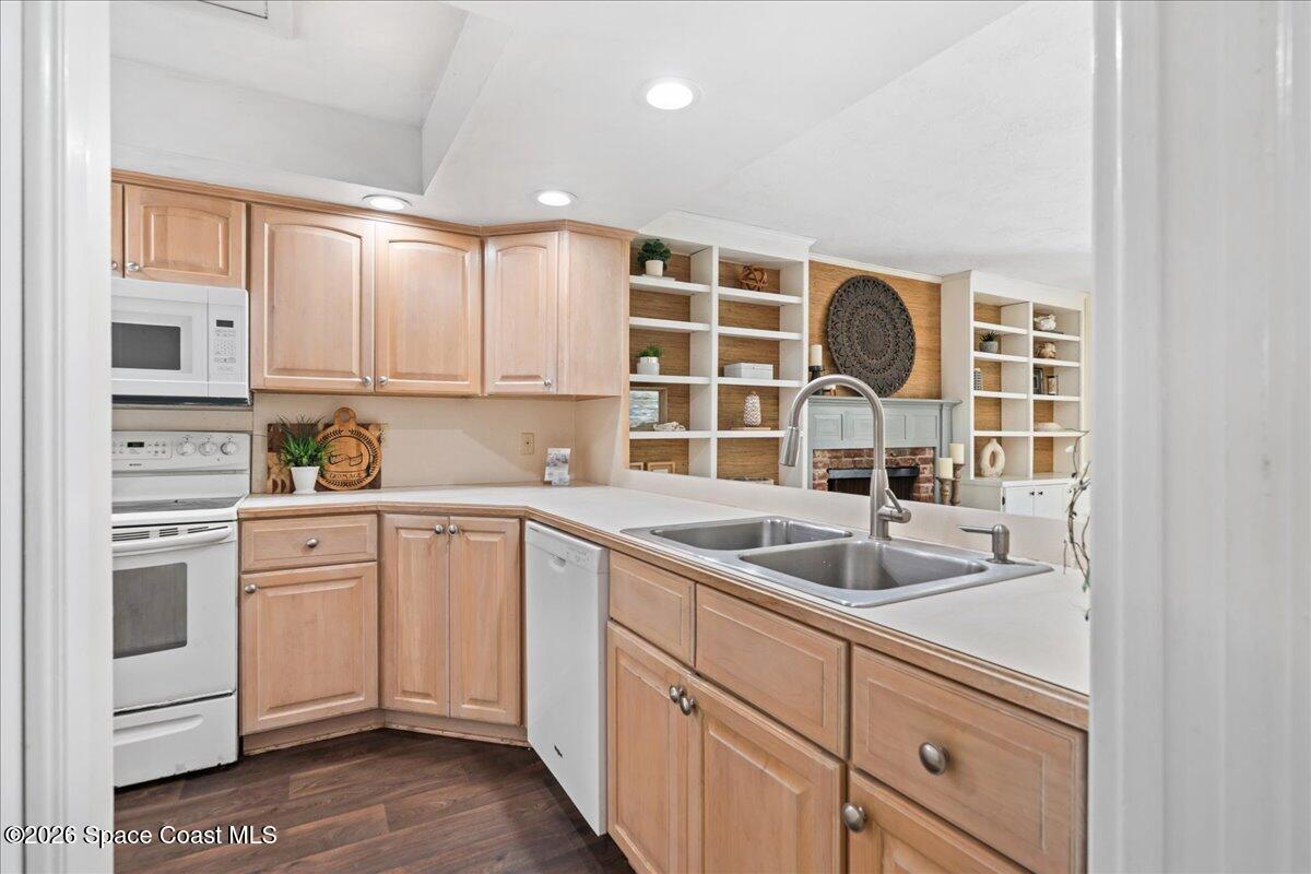 210 12th Terrace Indialantic, FL 32903 - Photo 7 of 56 Kitchen