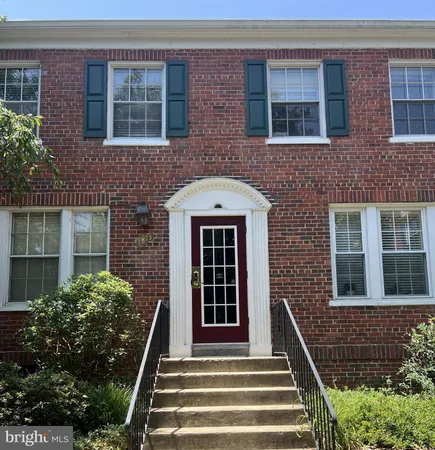 $2,000 | 1813 Key Boulevard, Unit 10536, Arlington, VA 22201