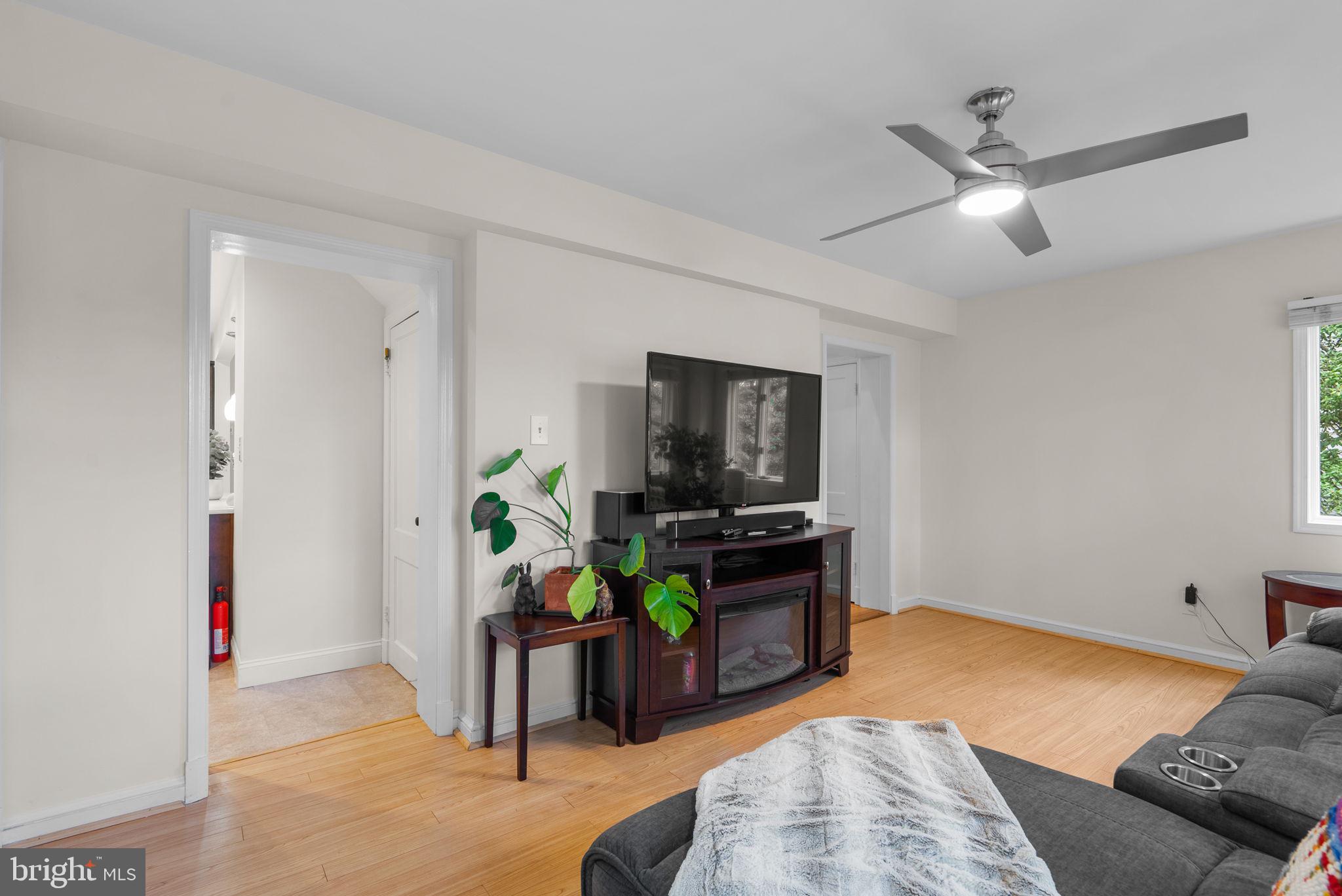9906 Woodburn Road Silver Spring, MD 20901 - Photo 20 of 41