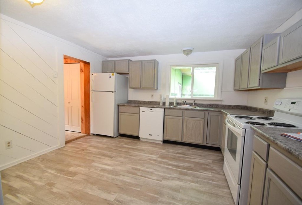 170 Elsie Road Brockton, MA 02302 - Photo 6 of 17