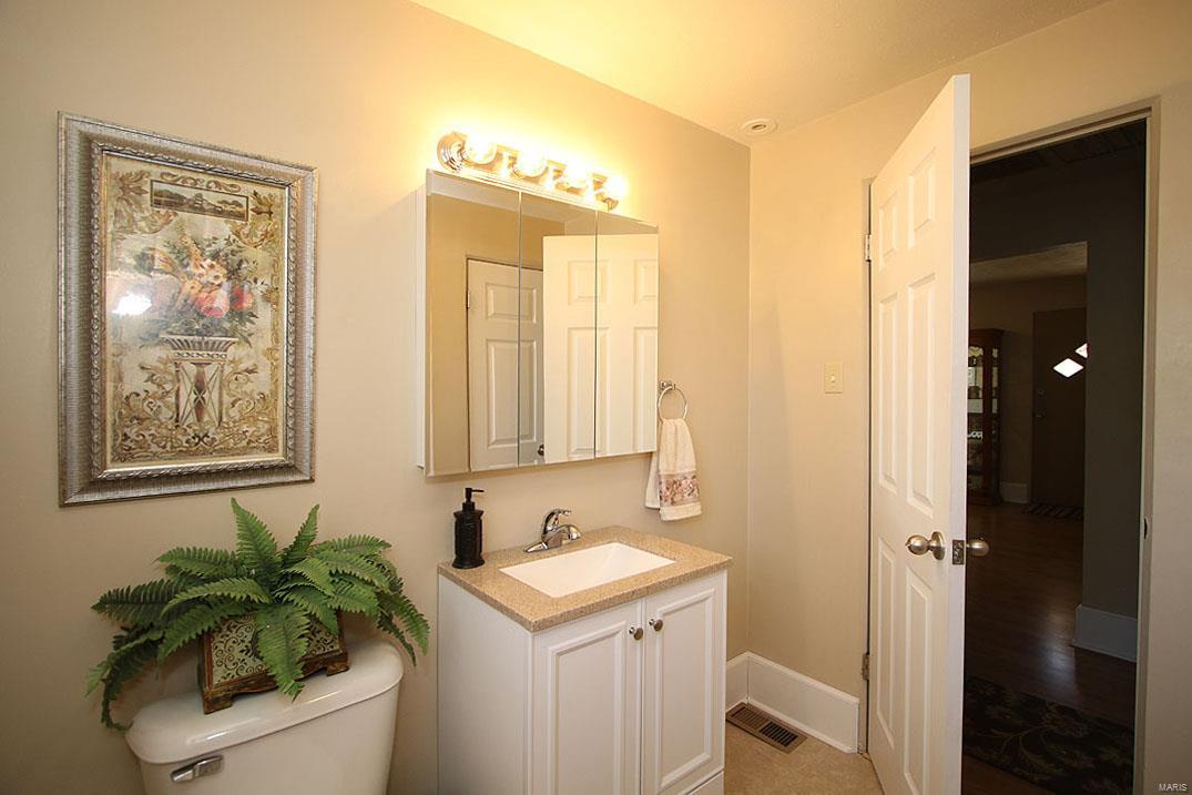770 Berry Road Wood River, IL 62095 - Photo 21 of 39
