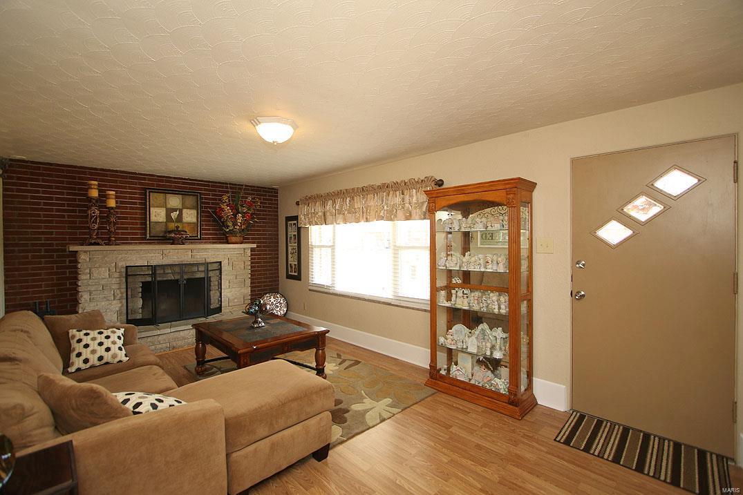 770 Berry Road Wood River, IL 62095 - Photo 3 of 39