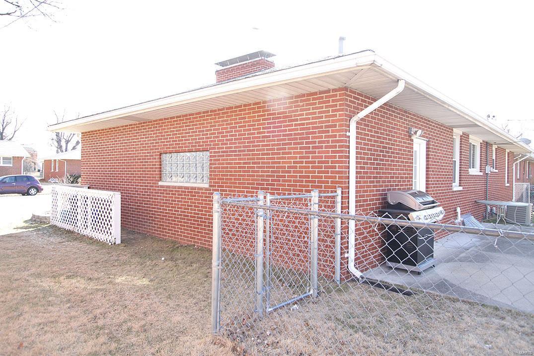 770 Berry Road Wood River, IL 62095 - Photo 35 of 39